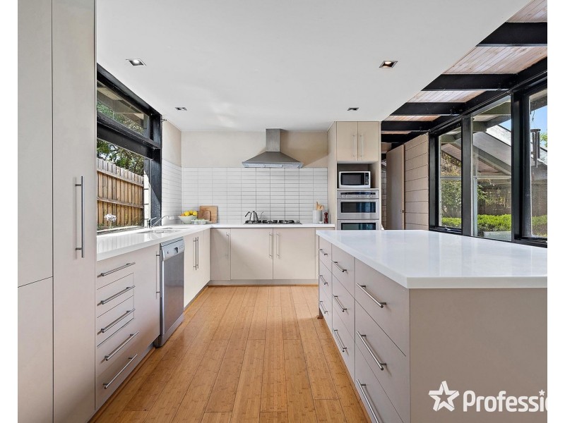 8 Wedderburn Avenue, Mount Evelyn VIC 3796