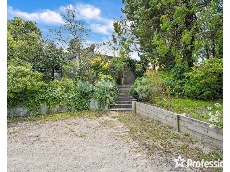 8 Wedderburn Avenue, Mount Evelyn VIC 3796