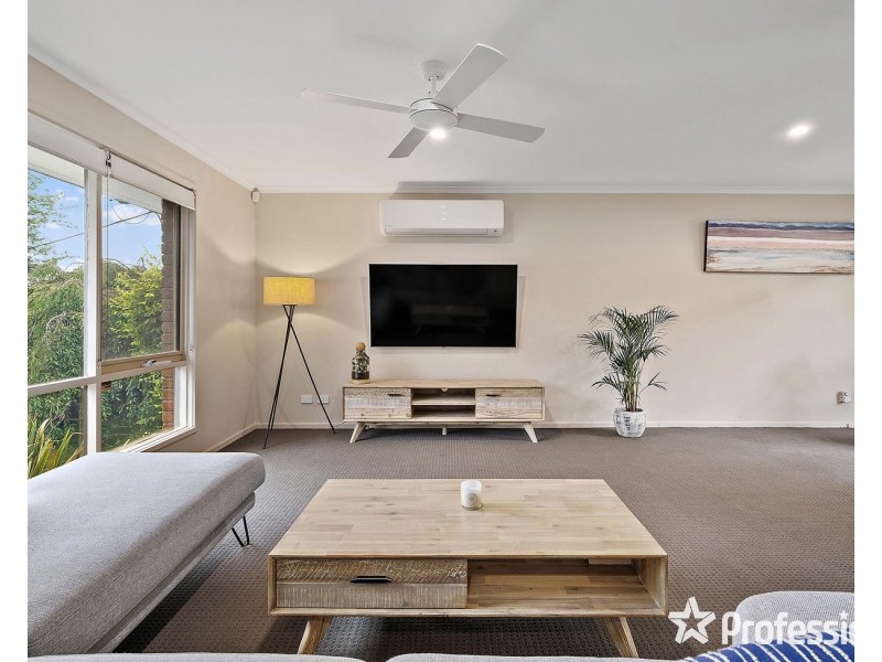 31 Meadowgate Drive, Chirnside Park VIC 3116