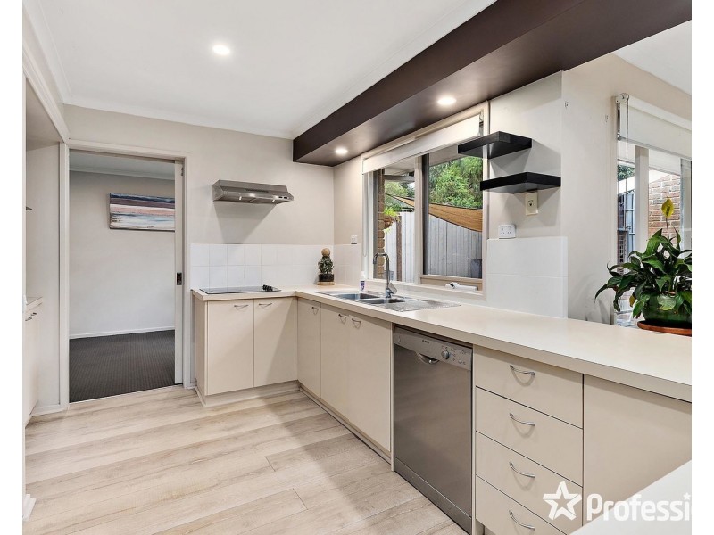 31 Meadowgate Drive, Chirnside Park VIC 3116