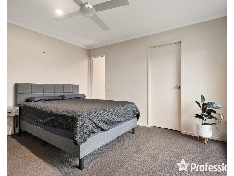 31 Meadowgate Drive, Chirnside Park VIC 3116