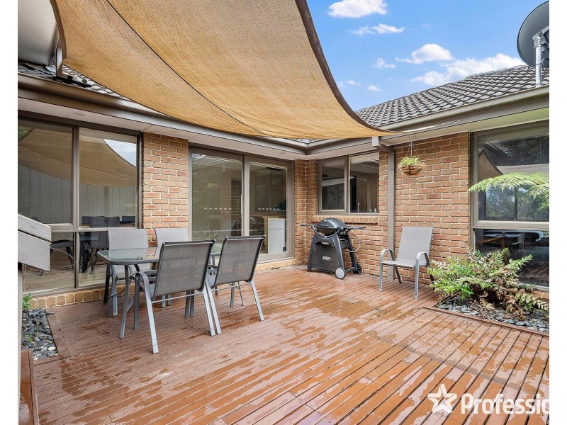 31 Meadowgate Drive, Chirnside Park VIC 3116