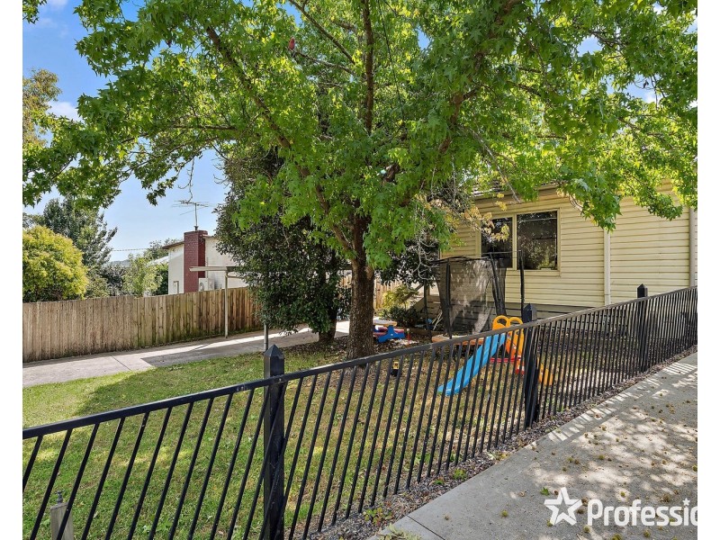 17 Queen Road, Lilydale VIC 3140