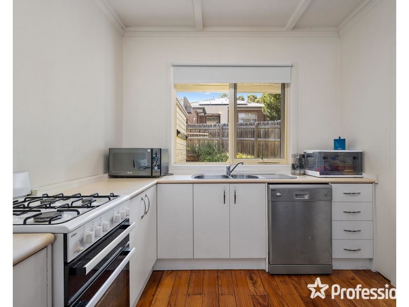 17 Queen Road, Lilydale VIC 3140