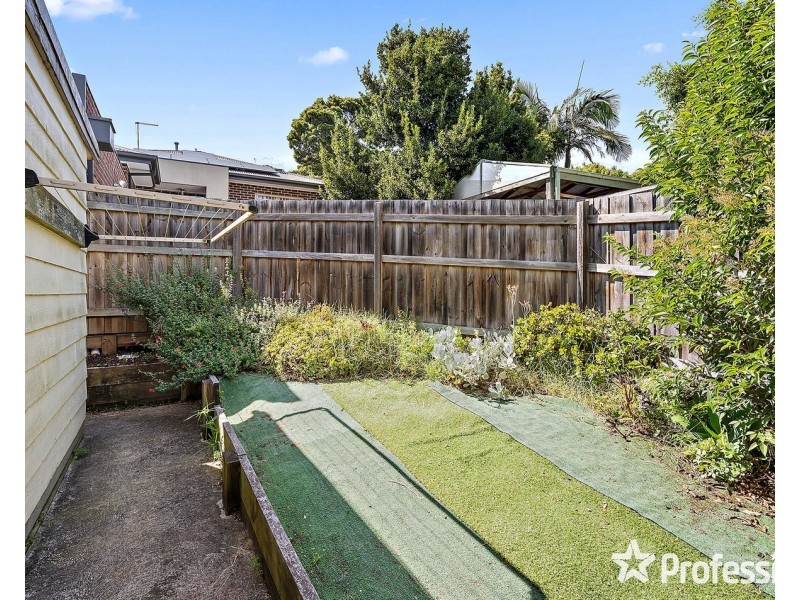 17 Queen Road, Lilydale VIC 3140