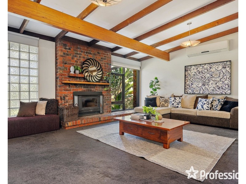 21 Highland Crescent, Mooroolbark VIC 3138