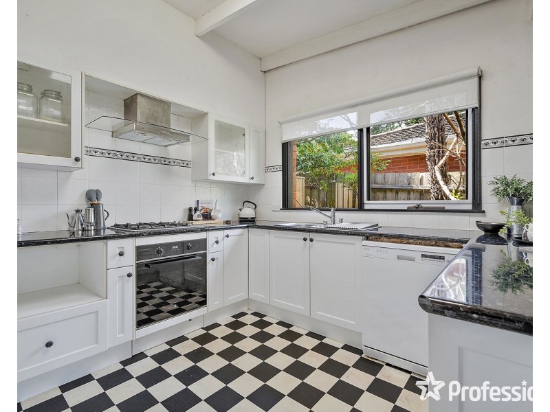 21 Highland Crescent, Mooroolbark VIC 3138