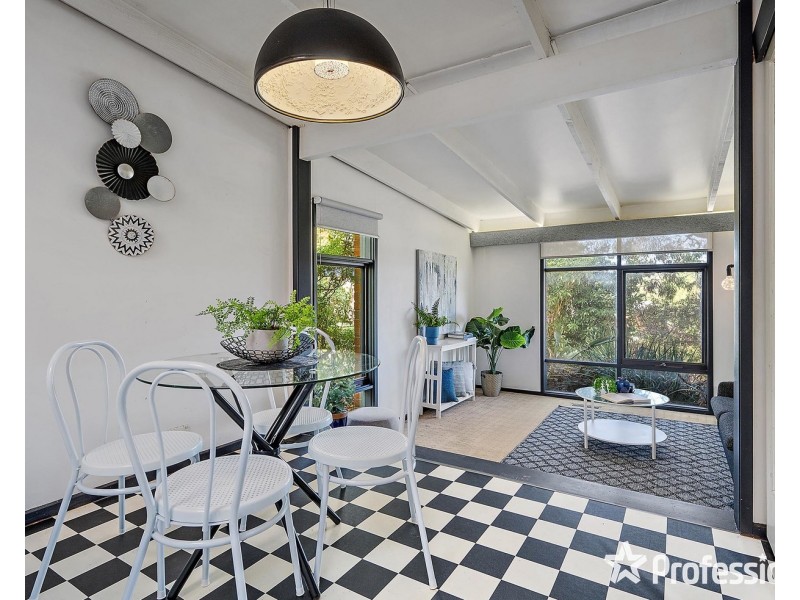 21 Highland Crescent, Mooroolbark VIC 3138