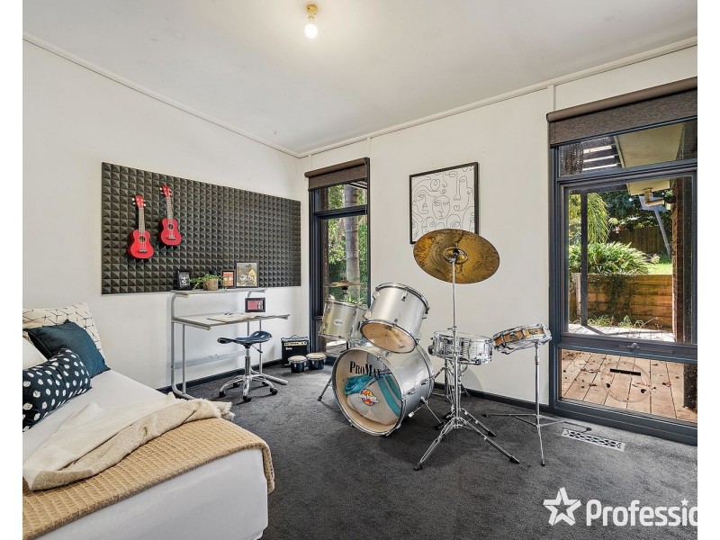 21 Highland Crescent, Mooroolbark VIC 3138