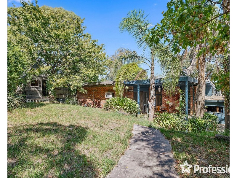 21 Highland Crescent, Mooroolbark VIC 3138