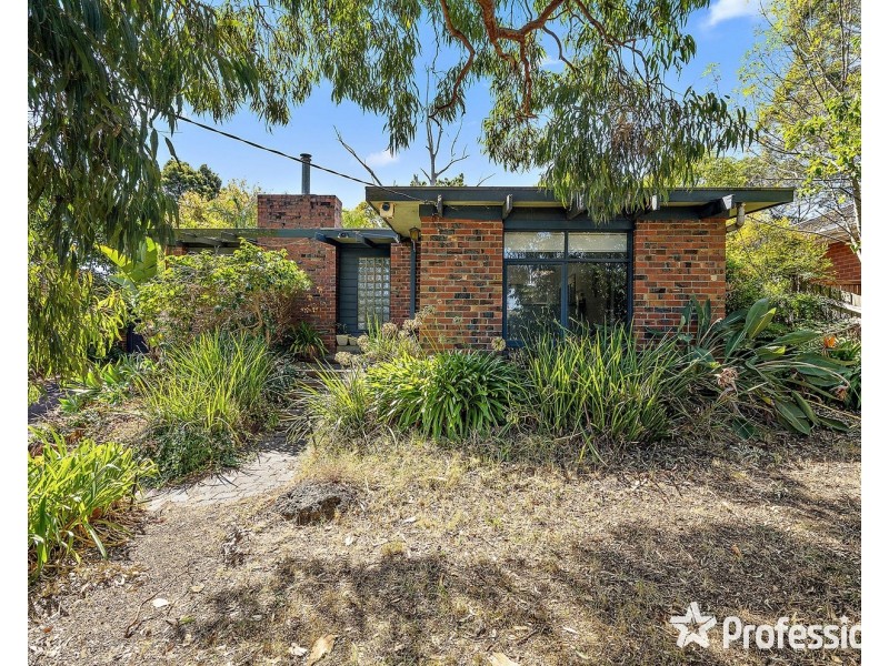 21 Highland Crescent, Mooroolbark VIC 3138