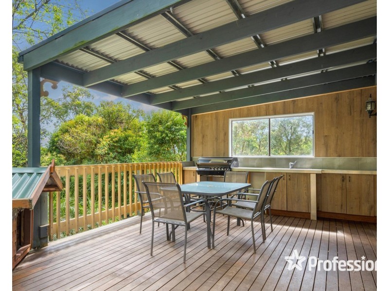 31 Joyce Road, Seville East VIC 3139