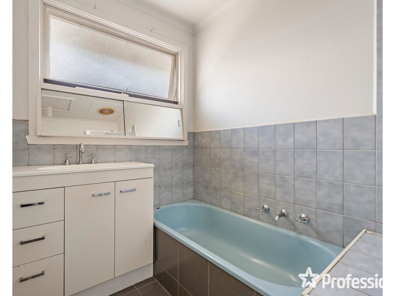 41 Gladesville Drive, Kilsyth VIC 3137