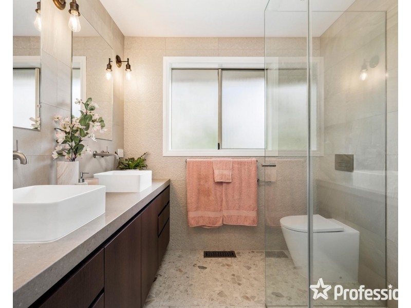 3 Stratheden Place, Mooroolbark VIC 3138