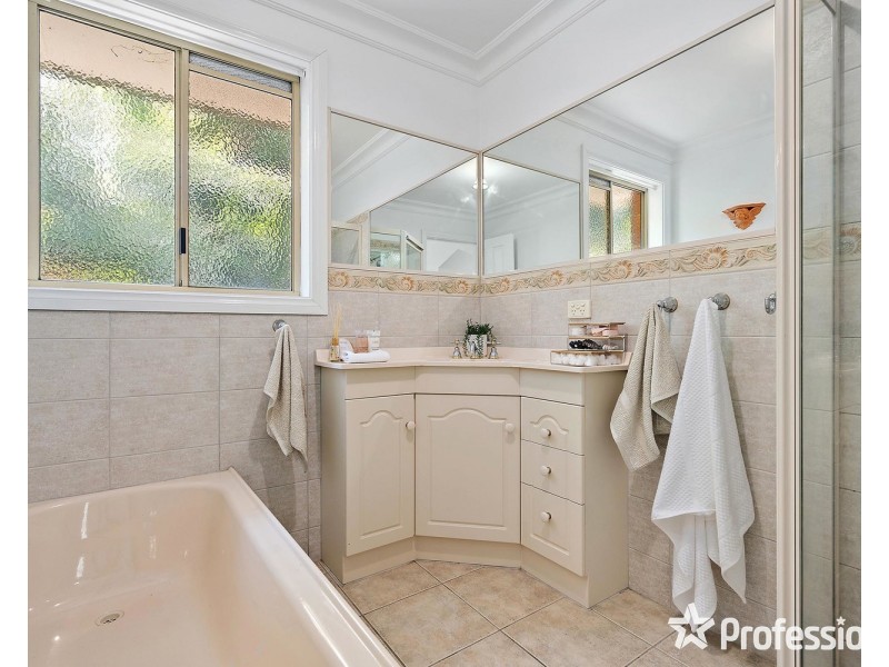 30 Trafalgar Crescent, Lilydale VIC 3140