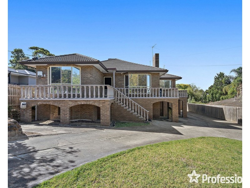 8 Peden Street, Chirnside Park VIC 3116