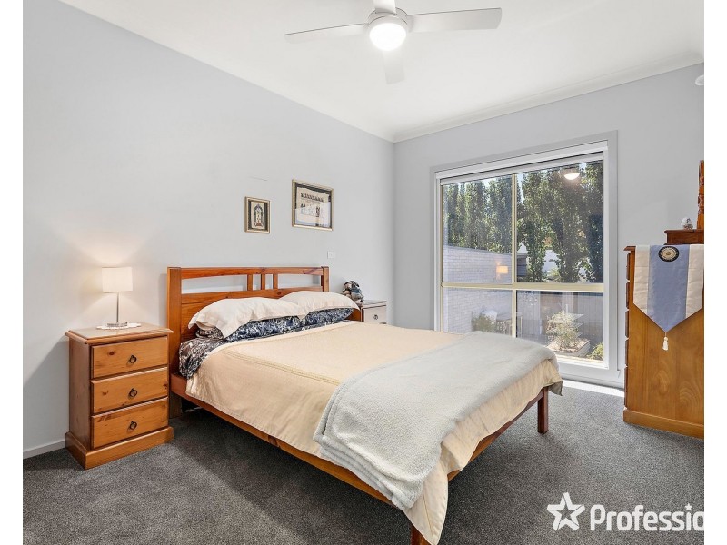 8 Peden Street, Chirnside Park VIC 3116