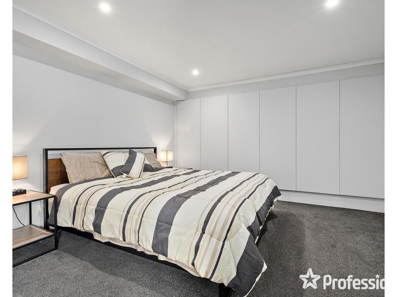 8 Peden Street, Chirnside Park VIC 3116