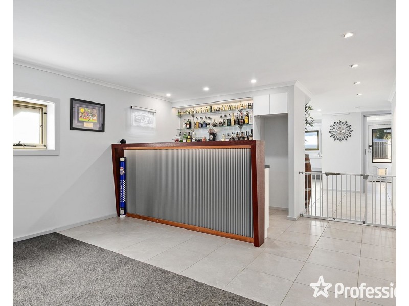 8 Peden Street, Chirnside Park VIC 3116