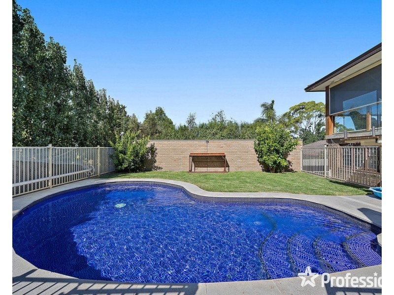 8 Peden Street, Chirnside Park VIC 3116