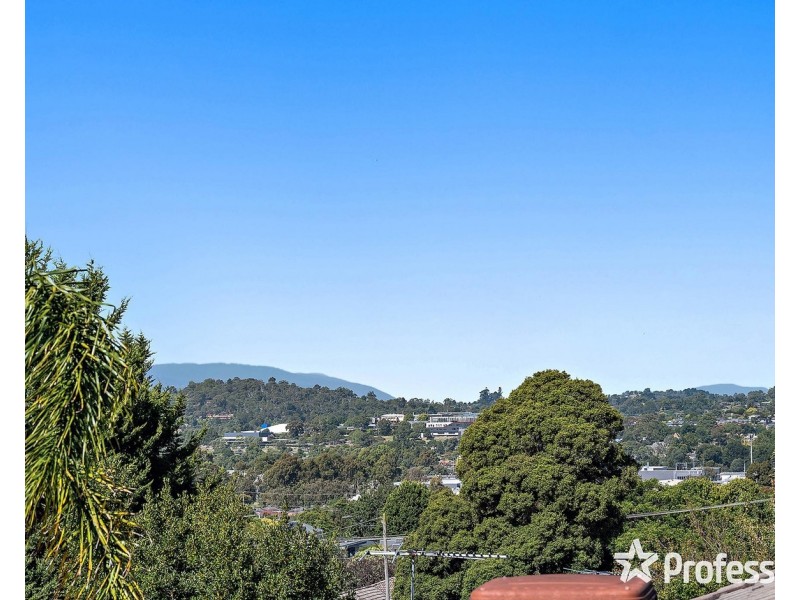 8 Peden Street, Chirnside Park VIC 3116