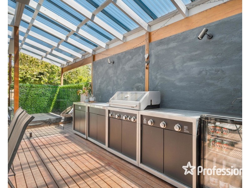 410 Warburton Highway, Wandin North VIC 3139