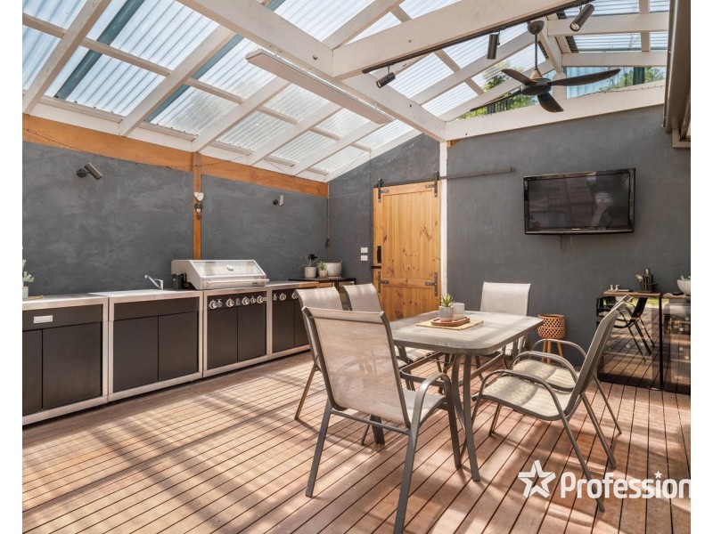 410 Warburton Highway, Wandin North VIC 3139