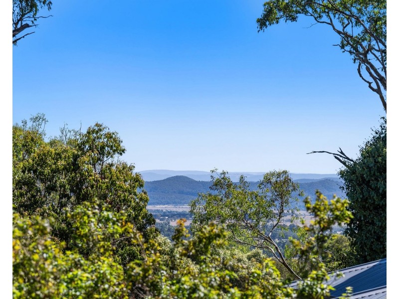 76 Bastow Road, Lilydale VIC 3140