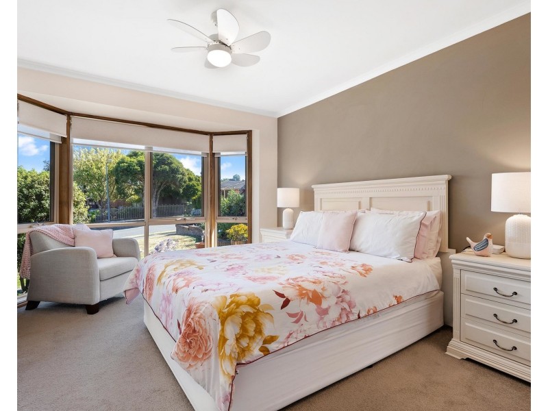 17 Cheriton Drive, Mooroolbark VIC 3138