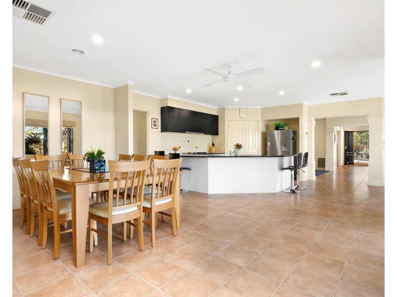 4 Shadi Rise, Yarra Glen VIC 3775