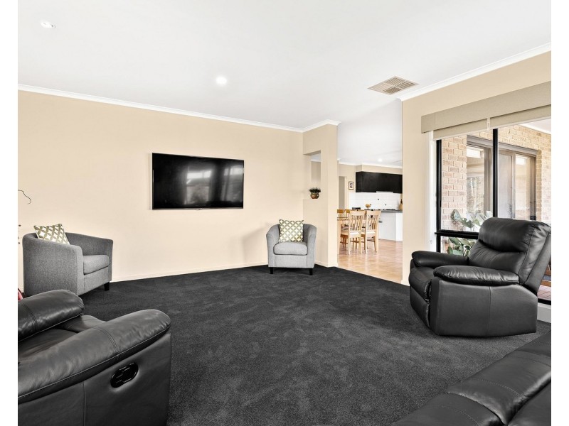 4 Shadi Rise, Yarra Glen VIC 3775