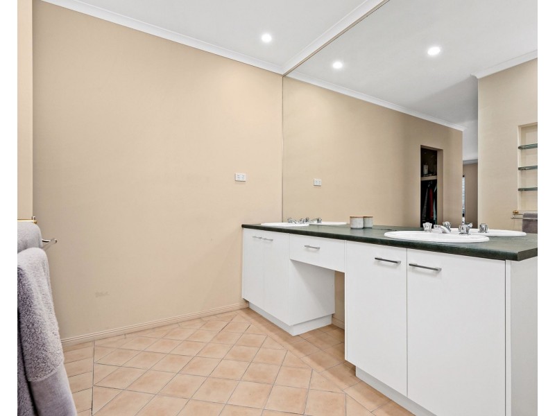 4 Shadi Rise, Yarra Glen VIC 3775