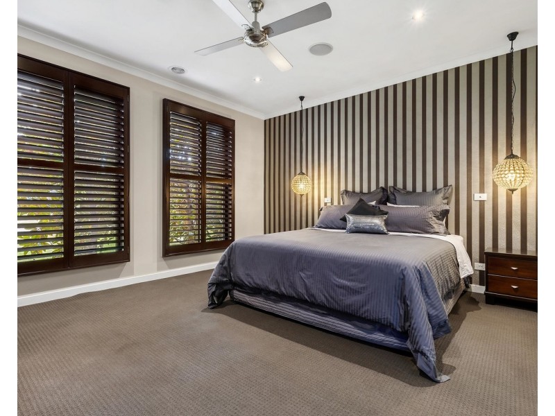 19 Regal Terrace, Mooroolbark VIC 3138