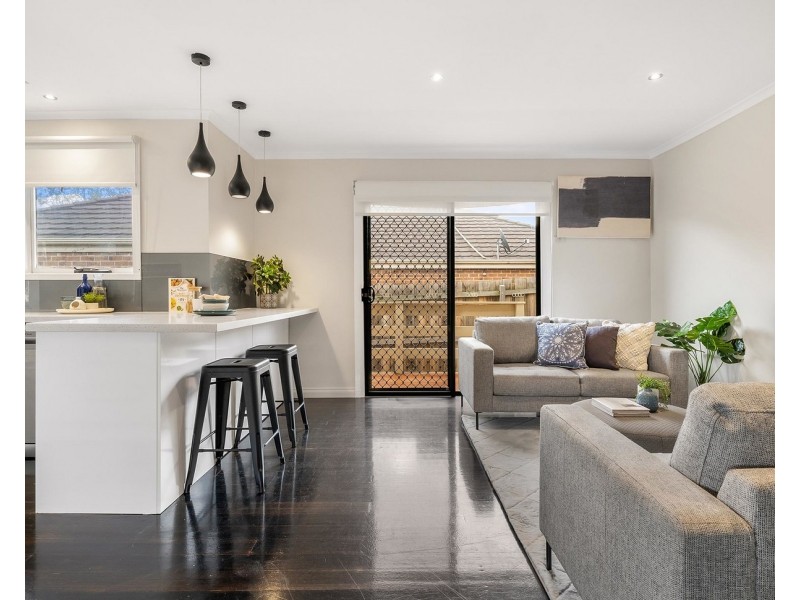 17 Old Kent Road, Mooroolbark VIC 3138