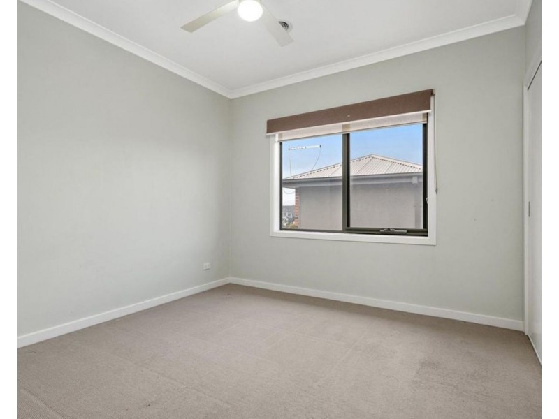 2/63 Victoria Road, Lilydale VIC 3140