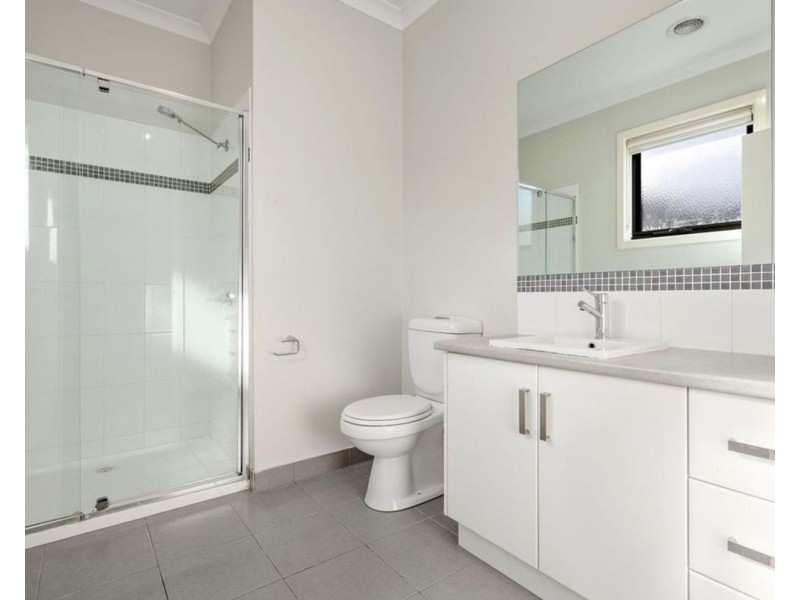 2/63 Victoria Road, Lilydale VIC 3140