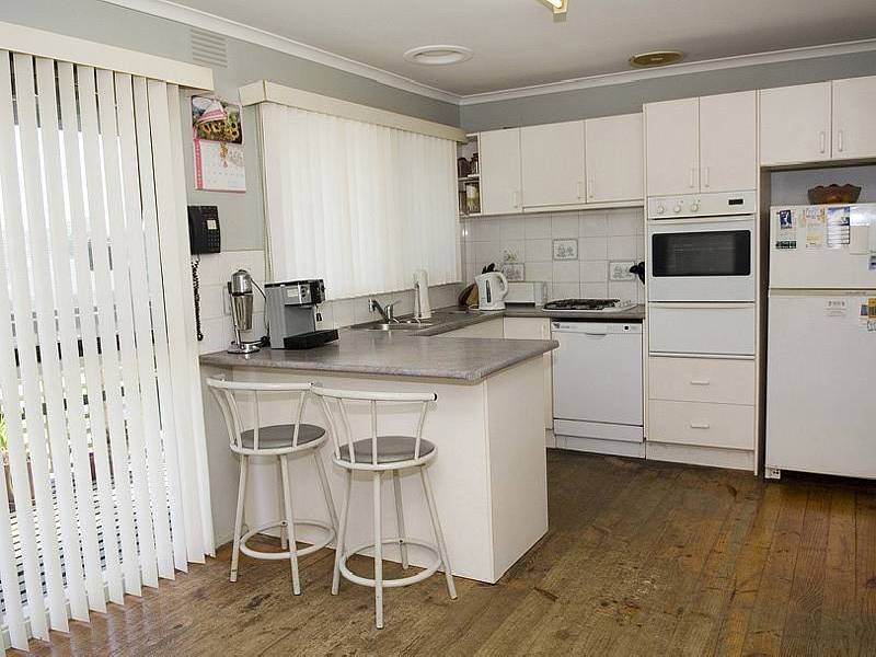 90 Cavehill  Road, Lilydale VIC 3140