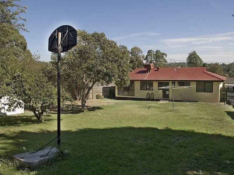 90 Cavehill  Road, Lilydale VIC 3140