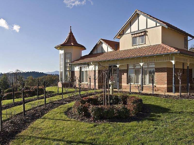 35 Beenak  Road, Wandin North VIC 3139