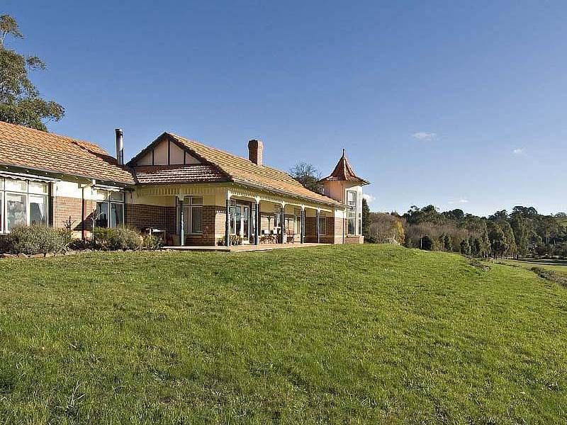 35 Beenak  Road, Wandin North VIC 3139