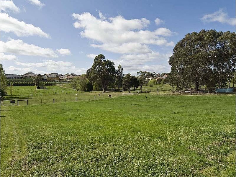 163 Victoria Road, Chirnside Park VIC 3116