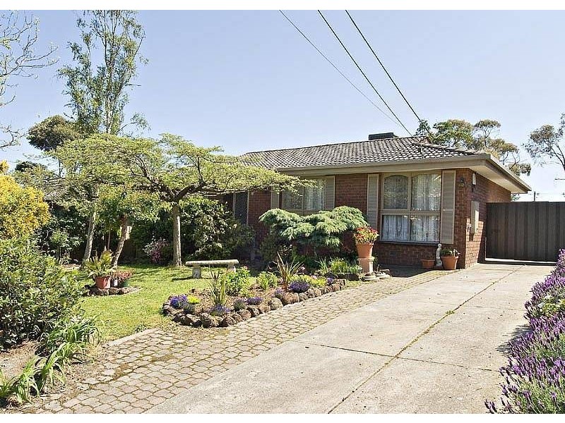 18 Lancaster Place, Chirnside Park VIC 3116