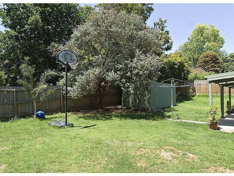 4 Bristol Crescent, Lilydale VIC 3140