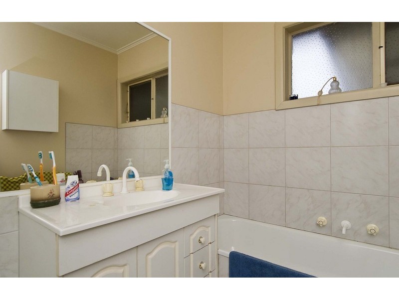 1/52 Hull Road, Croydon VIC 3136