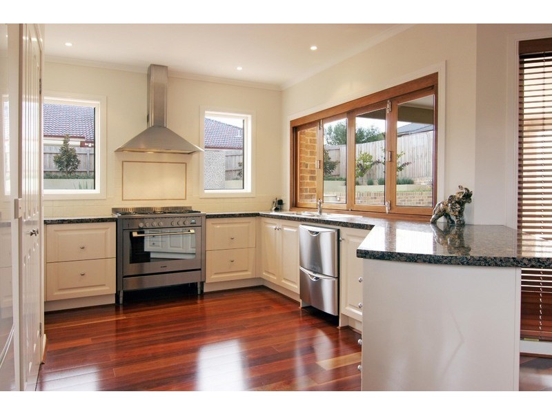41 Larbert Road, Mooroolbark VIC 3138