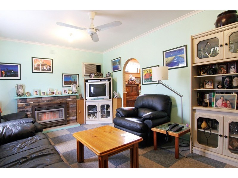 21 Lena Grove, Kilsyth VIC 3137
