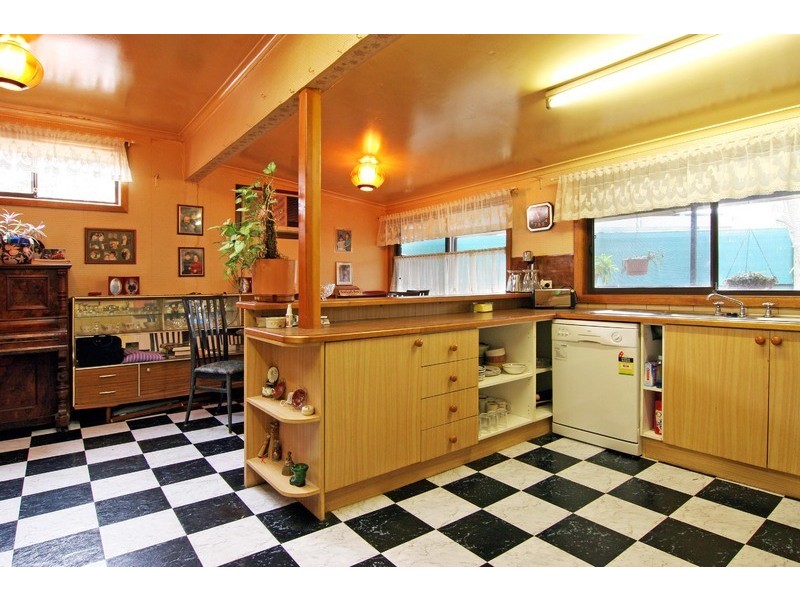 21 Lena Grove, Kilsyth VIC 3137