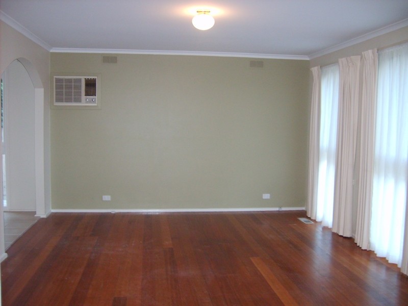 19 Barina Avenue, Mooroolbark VIC 3138