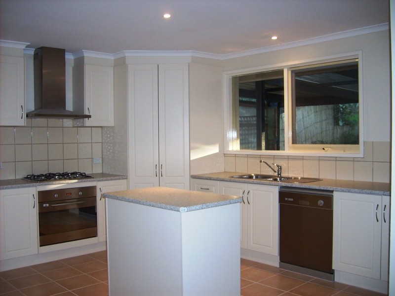 19 Barina Avenue, Mooroolbark VIC 3138