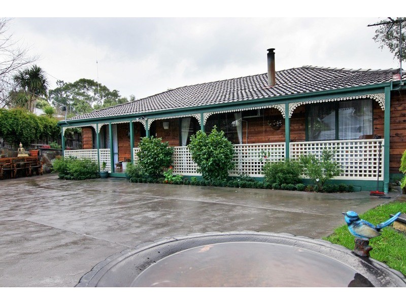 19 Weymar Crescent, Wandin North VIC 3139